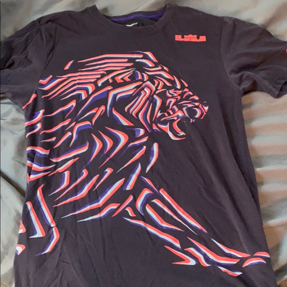 Nike/Lebron Short Sleeve Shirt